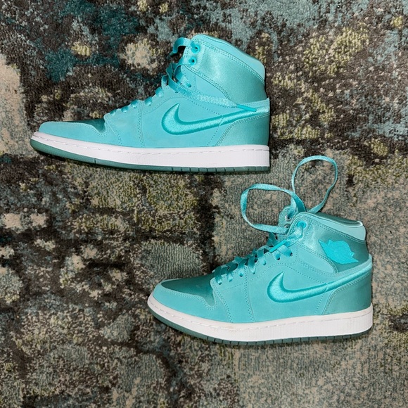 🤩EUC Jordan Season of Her🤩 - Picture 2 of 12